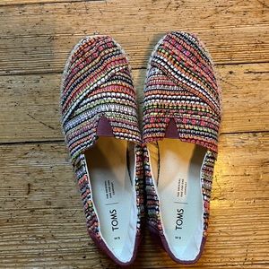 Toms Alpargata Espadrille Size 9.  Global Woven-Print.